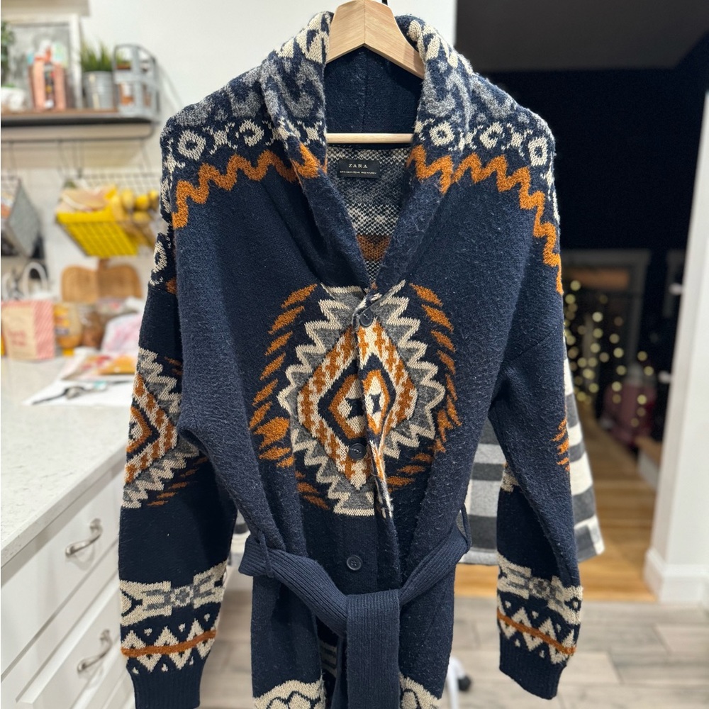 Used Men’s Zara Jacquard Cardigan Medium